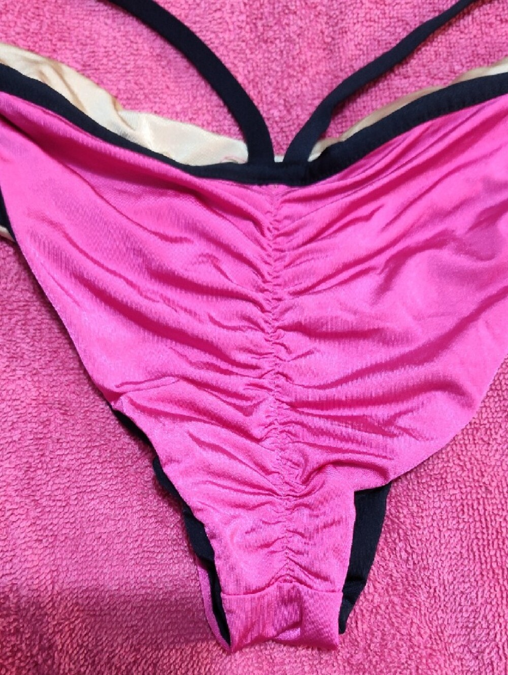 Running Hot Bikini - Picture 7 of 8